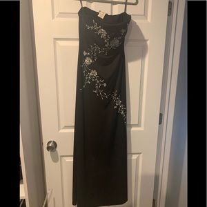 Full length stretchy gown with silver flower detail size 8